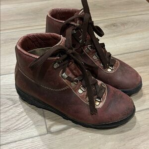 Vintage Skywalk Vasque women’s boots size 6